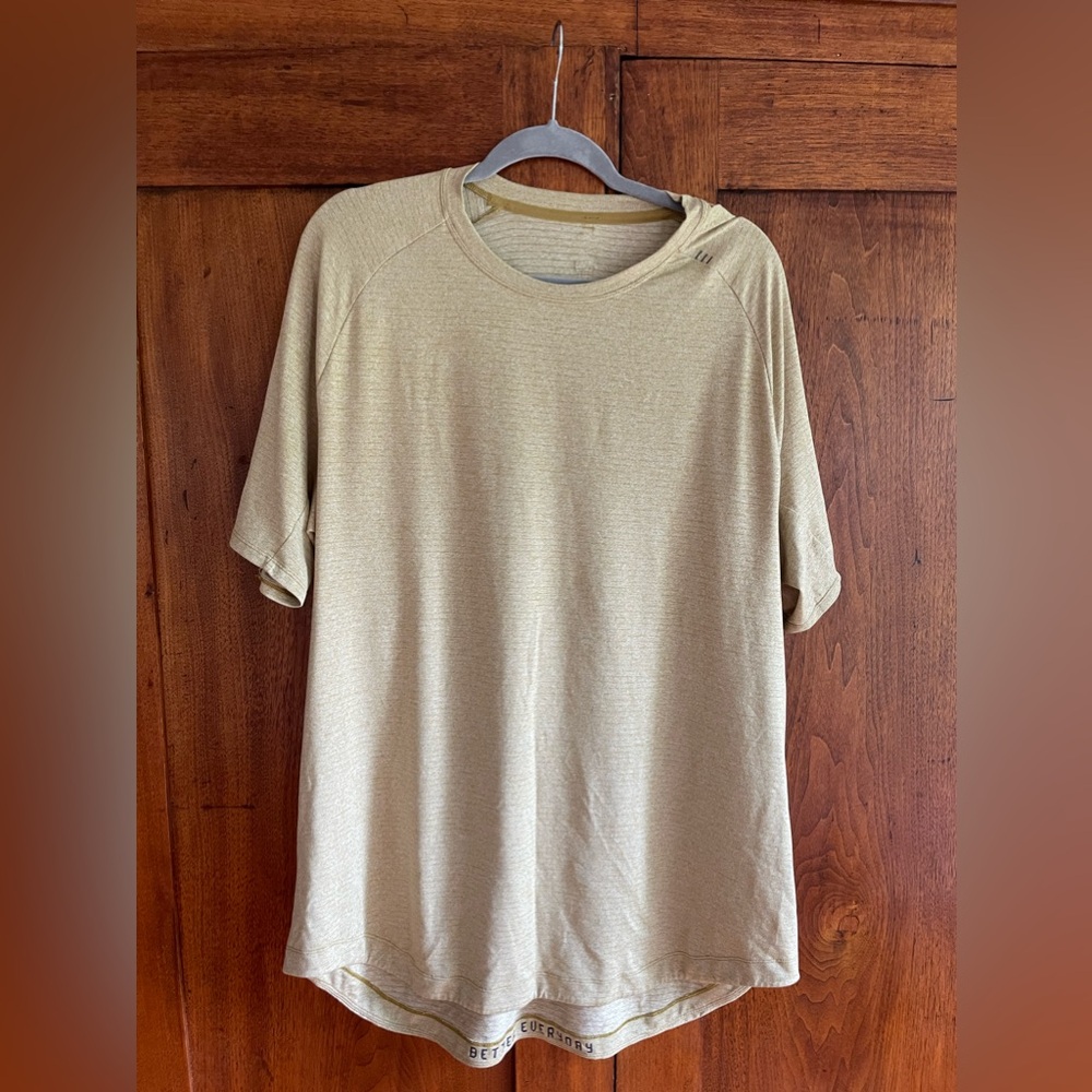 Lululemon men’s Dry sense shirt